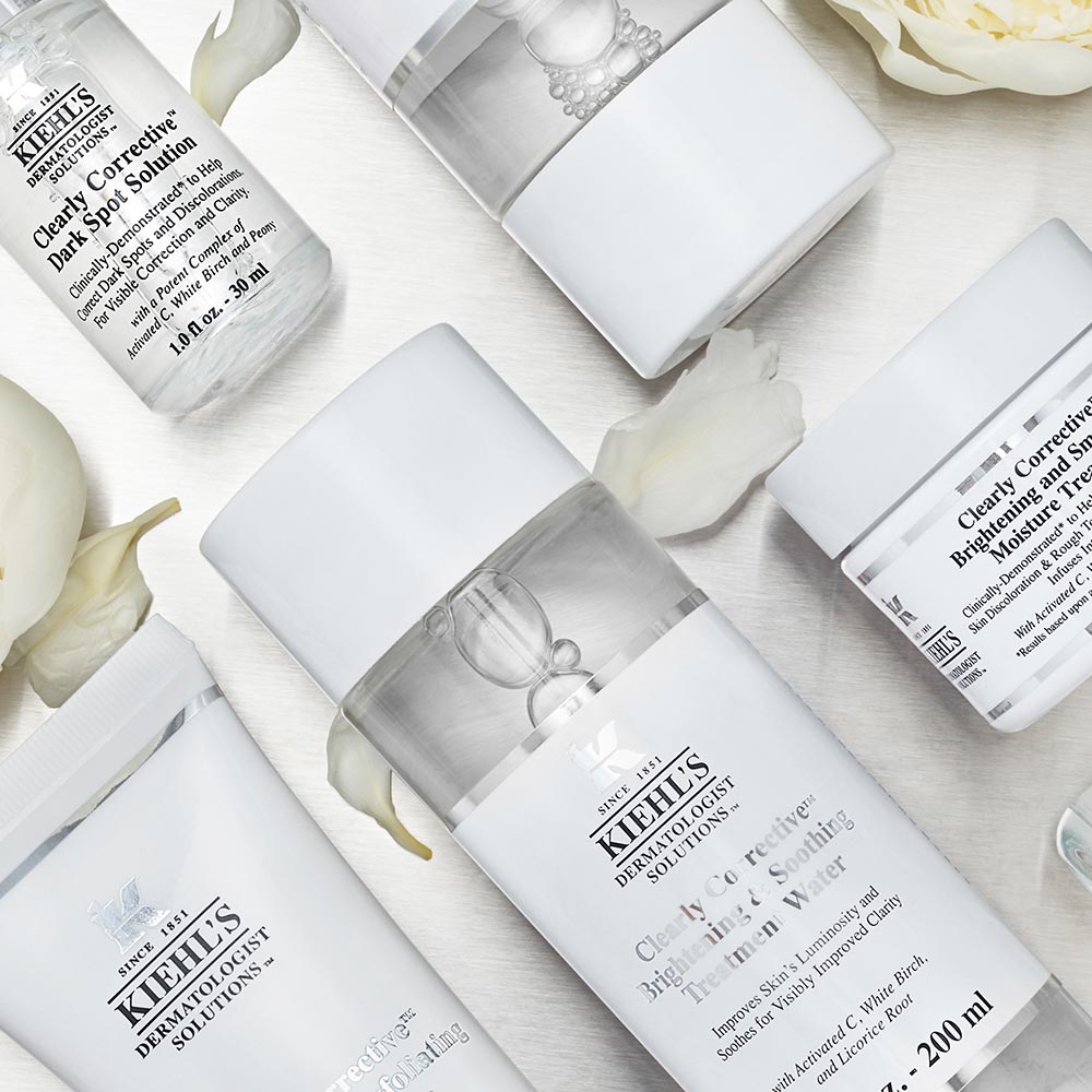 Kiehl's Clearly Corrective Brightening & Soothing Treatment Water With Activated C