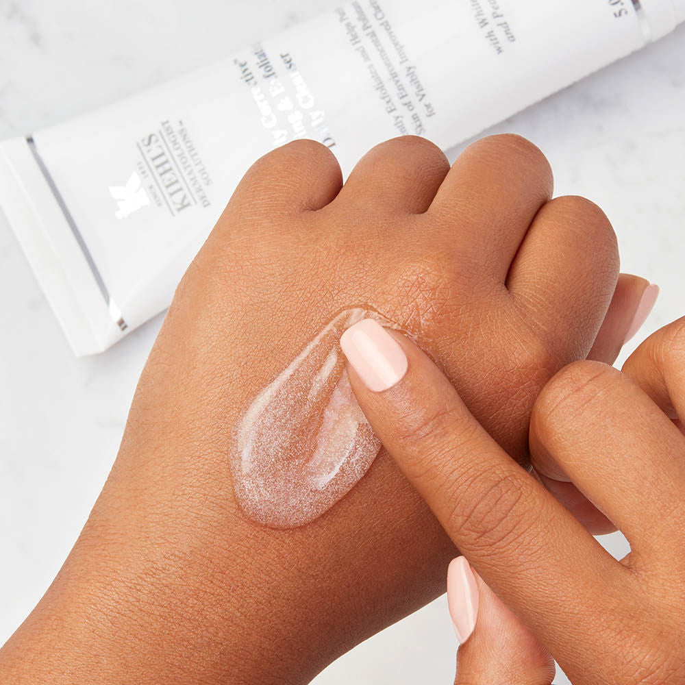 Kiehls Clearly Corrective Brightening & Exfoliating Daily Cleanser